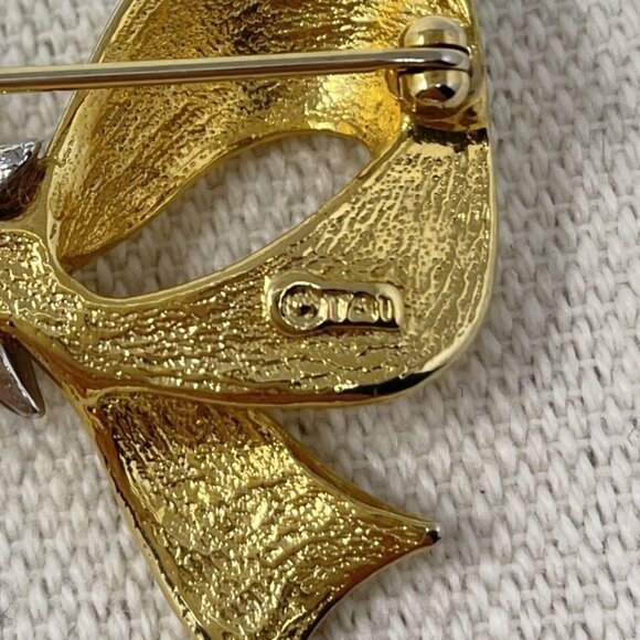 Gold-Tone‎ Bow Brooch With Rhinestone Accents Marked - Picture 9 of 11